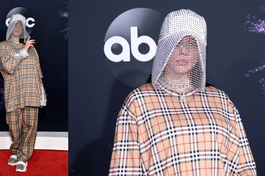 2019 American Music Awards Plaid Dress